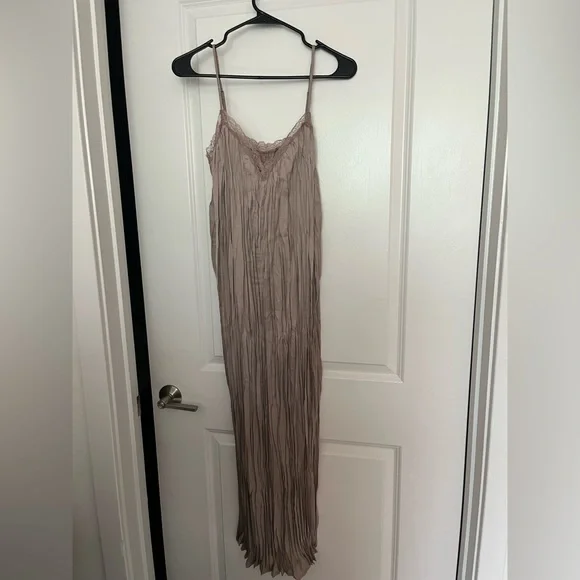 h&m champagne dress We Found The Perfect Dress For The Registry Office And Under 40